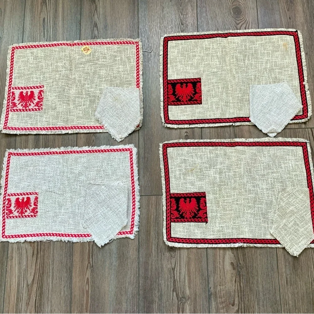Place mats & napkins
